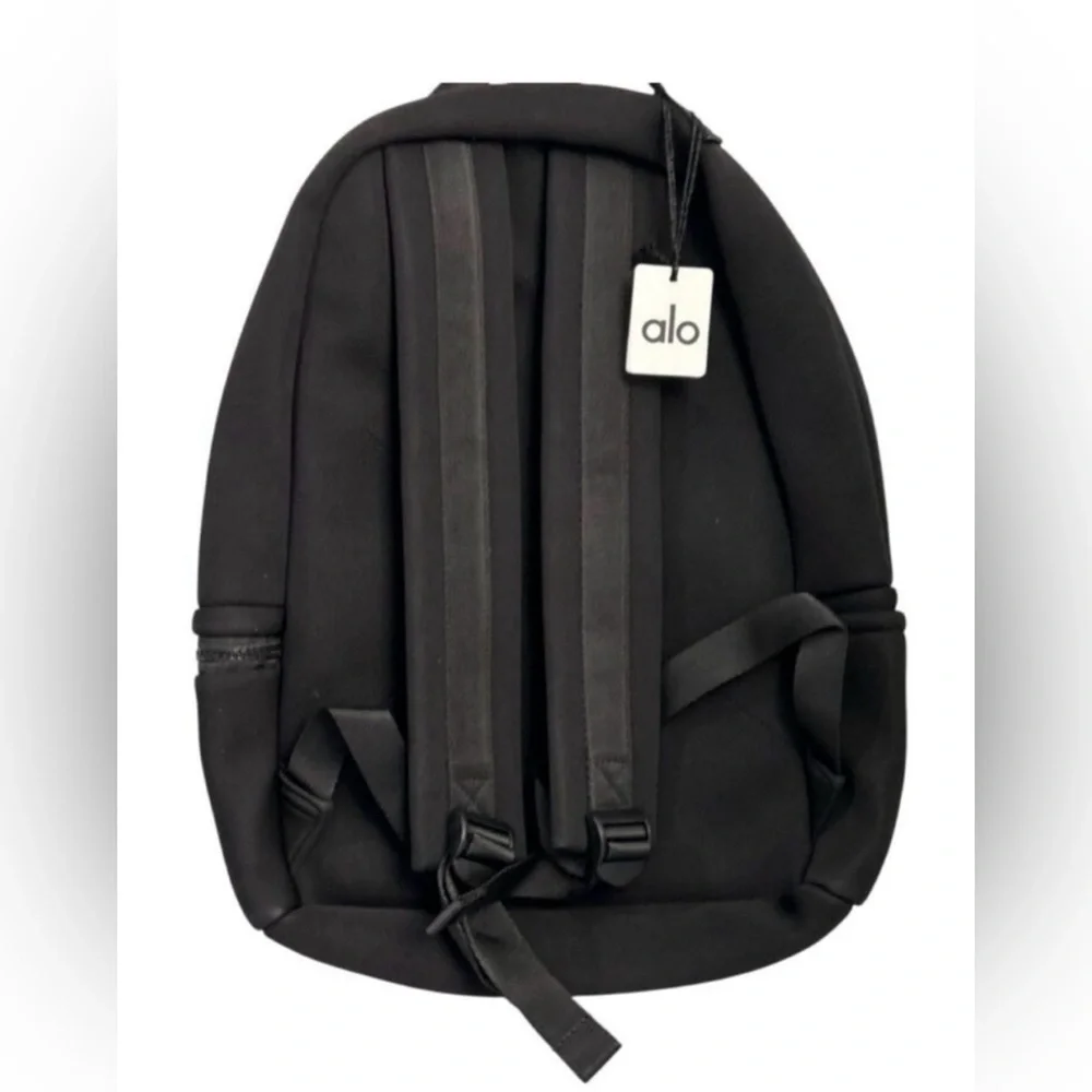 ALO Yoga Stow Backpack🔥 BRAND NEW w/tags!🔥 - Picture 12 of 16